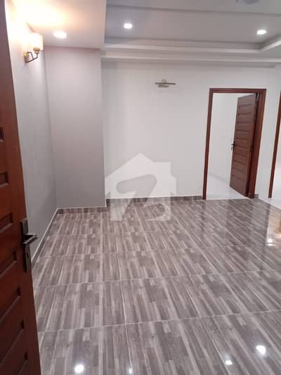 B-17 Brand New Building Misuam Mall Apartment 2 Bed Flat Available For Sale B-17 Brand New Building Misuam Mall Apartment 2 Bed Flat Available For Sale