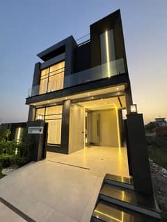 5 Marla Modern Design Luxury House For Sale In Park View City Lahore | For Discounted Price And Original Pictures Download The App "Signature Lands".