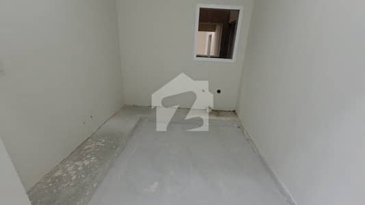 طارق روڈ کراچی میں 3 کمروں کا 7 مرلہ فلیٹ 3.5 کروڑ میں برائے فروخت۔