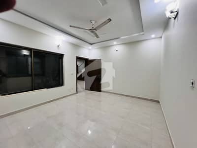 10 Marla Slightly Used House For Sale 10 Marla Slightly Used House For Sale