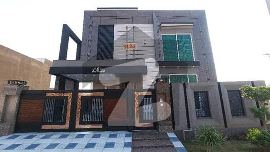 ڈی ایچ اے فیز 8 ڈیفنس (ڈی ایچ اے),لاہور میں 4 کمروں کا 10 مرلہ مکان 4.75 کروڑ میں برائے فروخت۔ ڈی ایچ اے فیز 8 ڈیفنس (ڈی ایچ اے),لاہور میں 4 کمروں کا 10 مرلہ مکان 4.75 کروڑ میں برائے فروخت۔