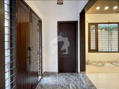 ڈی ایچ اے فیز 5 ڈی ایچ اے ڈیفینس,کراچی میں 6 کمروں کا 1 کنال مکان 19.0 کروڑ میں برائے فروخت۔
