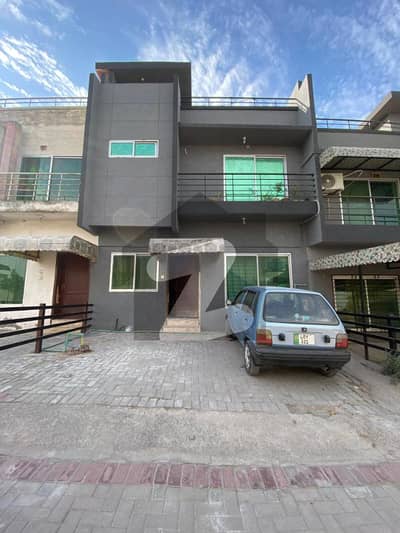 Paradise Mansion 3.5 Marla D-17 , Full House For Sale