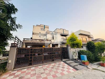 ڈی ایچ اے ڈیفینس فیز 1 ڈی ایچ اے ڈیفینس,اسلام آباد میں 5 کمروں کا 1 کنال مکان 7.8 کروڑ میں برائے فروخت۔ ڈی ایچ اے ڈیفینس فیز 1 ڈی ایچ اے ڈیفینس,اسلام آباد میں 5 کمروں کا 1 کنال مکان 7.8 کروڑ میں برائے فروخت۔