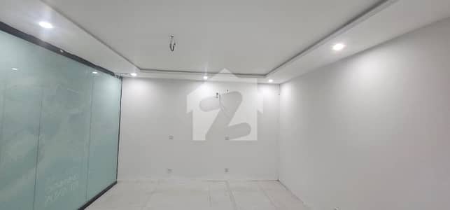 ایم ایم عالم روڈ گلبرگ,لاہور میں 10 مرلہ Studio عمارت 13.0 لاکھ میں کرایہ پر دستیاب ہے۔
