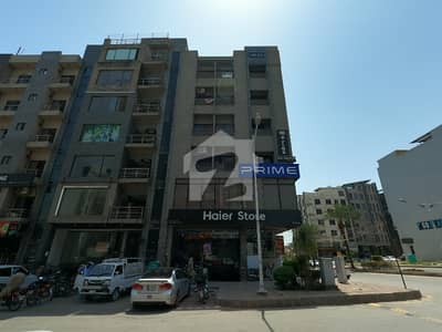 On Excellent Location Bahria Town - Civic Centre Shop For sale Sized 1500 Square Feet