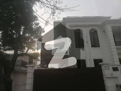 700 Square Yards House In F-7 Is Available For Rent