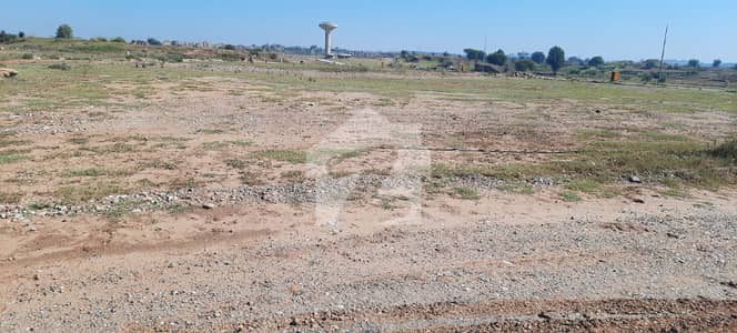IDEAL LOCATION 10 MARLA PLOT NEAR MAIN ROAD