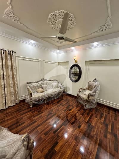 Prime Location 2000 Square Feet Flat Ideally Situated In Cosmopolitan Society