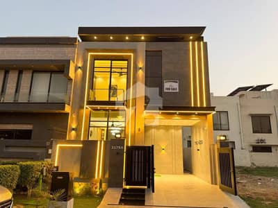 5 Marla Ultra Modern Brand New House Available For Sale in Dha 9 town