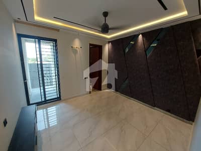 ORIGNAL PICTURES 10 MARLA LUXUARY BRAND NEW ULTRA MODERN HOUSE