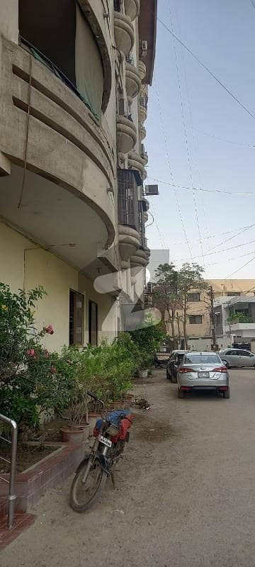 شہید ملت روڈ کراچی میں 3 کمروں کا 7 مرلہ فلیٹ 2.4 کروڑ میں برائے فروخت۔