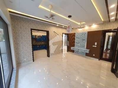 ORIGNAL PICTURES 10 MARLA BRAND NEW 5 BED HOUSE