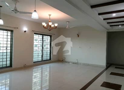 To sale You Can Find Spacious Flat In Askari 11 - Sector B Apartments