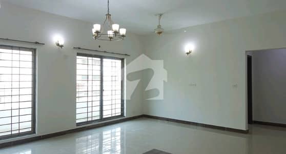 3 Beds 10 Marla Ideal Location Apartment for Sale in Sector B Askari 11 Lahore.