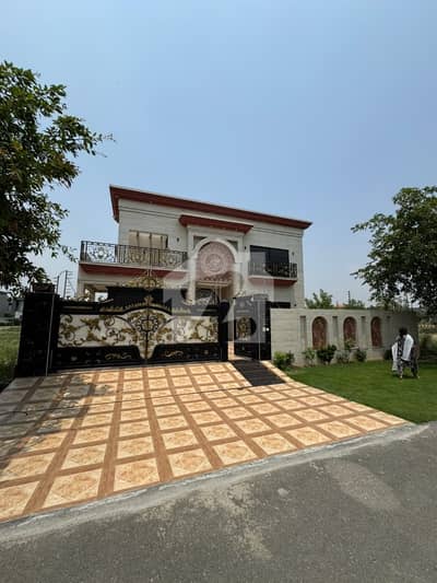 ڈی ایچ اے فیز 7 ڈیفنس (ڈی ایچ اے),لاہور میں 5 کمروں کا 1 کنال مکان 4.0 لاکھ میں کرایہ پر دستیاب ہے۔