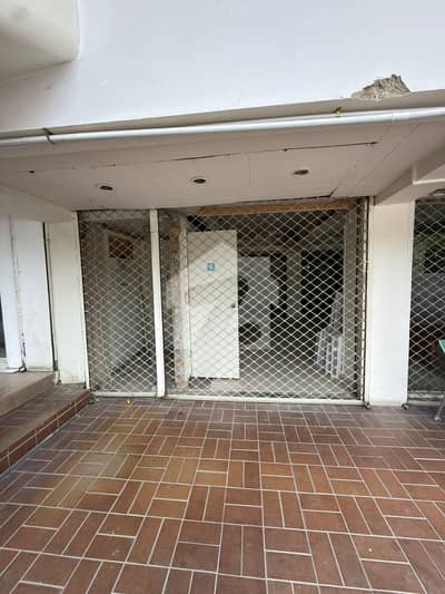 Blue Area Grung + Basement Commercial Space 2500 Sq Fit For Banks And Multinationals Cumpany Available For Rent