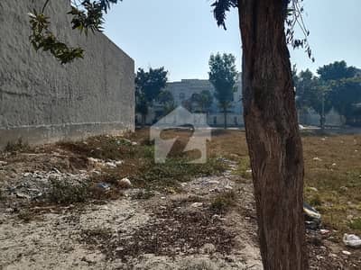 رائل پام سٹی ساہیوال ساہیوال میں 10 مرلہ رہائشی پلاٹ 1.75 کروڑ میں برائے فروخت۔