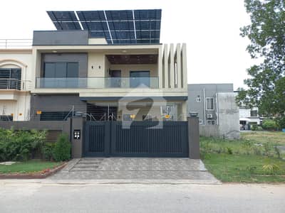 Beautiful, Spacious & Well-Maintained House for Rent