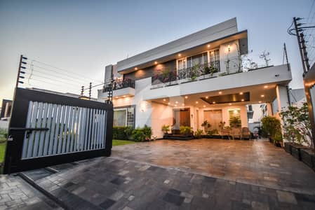 FULLY FURNISHED ONE KANAL USED BUNGALOW FOR SALE NEAR PARK IN DHA PHASE 5