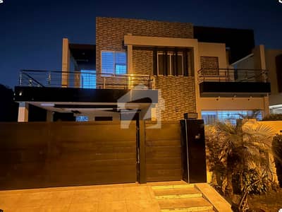 ڈی ایچ اے فیز 5 - بلاک ایل فیز 5,ڈیفنس (ڈی ایچ اے),لاہور میں 5 کمروں کا 1 کنال مکان 10.5 کروڑ میں برائے فروخت۔ ڈی ایچ اے فیز 5 - بلاک ایل فیز 5,ڈیفنس (ڈی ایچ اے),لاہور میں 5 کمروں کا 1 کنال مکان 10.5 کروڑ میں برائے فروخت۔