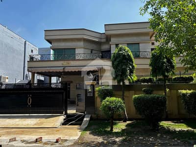 1 KANAL ELEGANT SUPER HOT LOCATED BUNGALOW IS AVAILABLE IN THE BEST BLOCK OF DHA LAHORE.