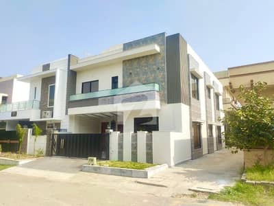ایف ۔ 17 اسلام آباد میں 5 کمروں کا 8 مرلہ مکان 3.55 کروڑ میں برائے فروخت۔