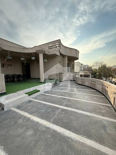 1 Kanal House For Sale