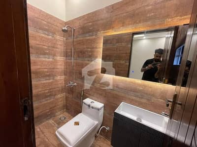 10 Marla House In G Block Excellent Location