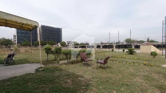 533 Square Yards Commercial Plot Available For Sale.