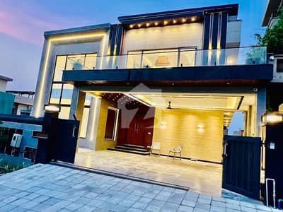 Brand New 6 Bed Designer Kanal Bungalow