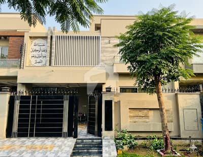 پیراگون سٹی لاہور میں 5 کمروں کا 10 مرلہ مکان 4.5 کروڑ میں برائے فروخت۔