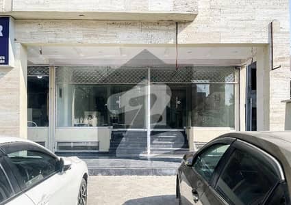 بحریہ ٹاؤن سیکٹر ای بحریہ ٹاؤن,لاہور میں 2 مرلہ Studio دکان 1.3 کروڑ میں برائے فروخت۔