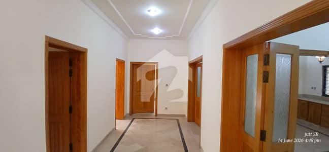 Luxury Upper Portion For Rent