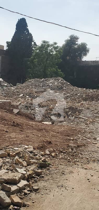 آفندی کالونی راولپنڈی میں 4 کنال کمرشل پلاٹ 35.0 کروڑ میں برائے فروخت۔
