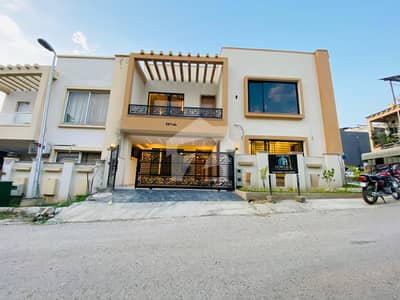 بحریہ ٹاؤن فیز 8 بحریہ ٹاؤن راولپنڈی,راولپنڈی میں 5 کمروں کا 10 مرلہ مکان 3.95 کروڑ میں برائے فروخت۔ بحریہ ٹاؤن فیز 8 بحریہ ٹاؤن راولپنڈی,راولپنڈی میں 5 کمروں کا 10 مرلہ مکان 3.95 کروڑ میں برائے فروخت۔