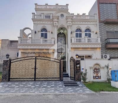 Prime Location House Of 10 Marla In Citi Housing Society For sale