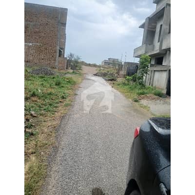 University Town Block C St 4 Corner Plot For Sale