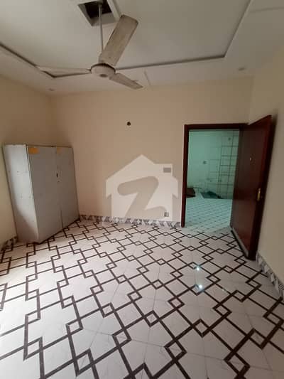 Tile Floor Upper Portion For Rent In I-10 With Boring