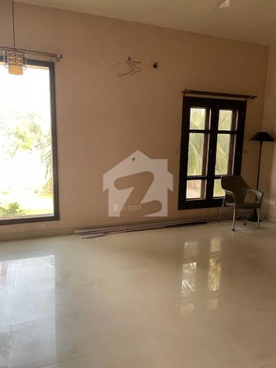 ڈی ایچ اے فیز 5 ڈی ایچ اے ڈیفینس,کراچی میں 3 کمروں کا 1 کنال بالائی پورشن 2.75 لاکھ میں کرایہ پر دستیاب ہے۔