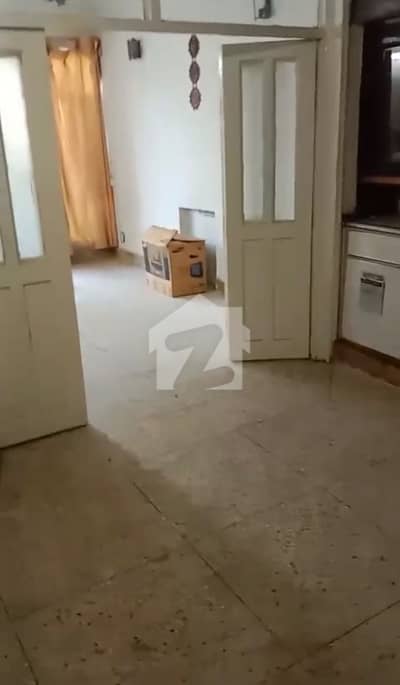 G-10/1 35x70 Old Construction House For Sale Prime Location (park available after one house in street)