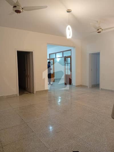 G-11-3 Real Pics 40 - 80 Beautiful Basement Near Main Double Road Portions for Rent