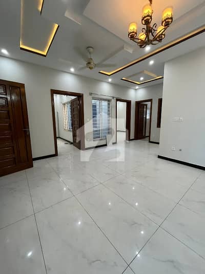 14 MARLA FULL HOUSE FOR RENT IN G13 ISLAMABAD IDEAL LOCATION OF G13