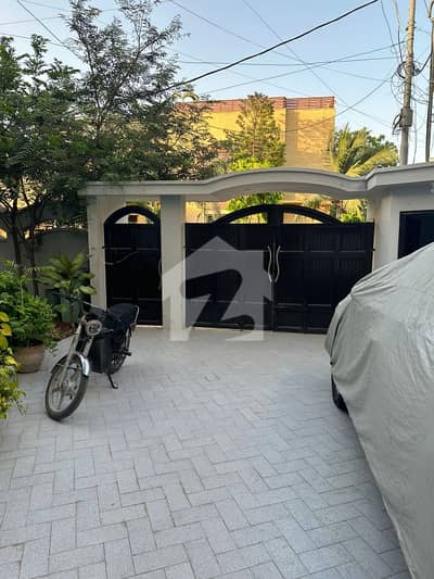 ڈی ایچ اے فیز 6 ڈی ایچ اے ڈیفینس,کراچی میں 3 کمروں کا 1 کنال زیریں پورشن 2.7 لاکھ میں کرایہ پر دستیاب ہے۔