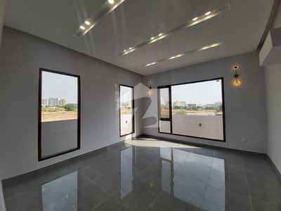 6 Bed DDL 2 Kitchens , 500sq yd Luxury Villa FOR SALE. 2km from Entrance of BTK.