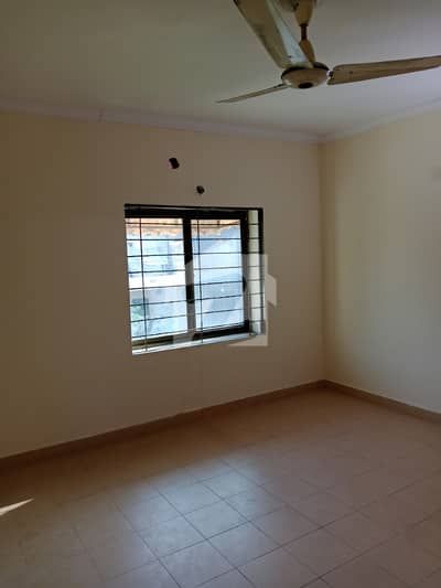 LOW BUDGET IDEAL LOCATION HOUSE FOR SALE/ KHAYABAN E AMIN 5 MARLA HOUSE FOR SALE/ LAHORE PROPERTY FOR SALE