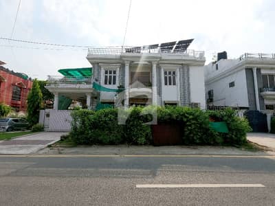 10 Marla Corner House Available For Sale In Kareem Block Allama Iqbal Town Lahore