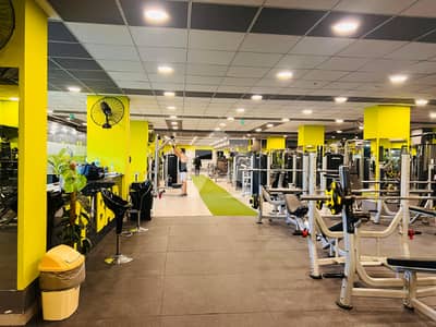 Shops for sale rented to brand for 15 years