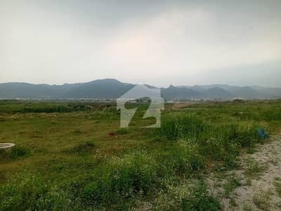 35X70 STREET CORNER/MARGALLA FACING PLOT FOR SALE