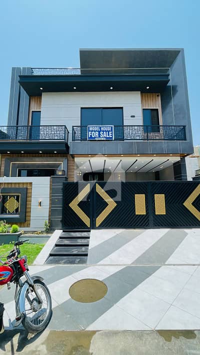 10 Marla Luxury House with Swimming Pool for Sale in LDA Avenue 1, Lahore